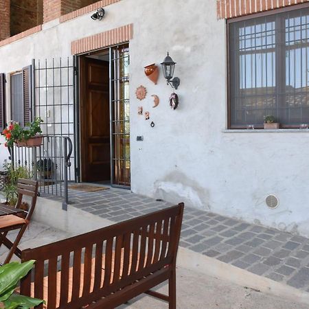 La Casa Di Enzo Bed & Breakfast Lequio Tanaro Dış mekan fotoğraf