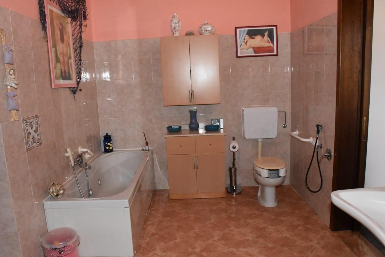 La Casa Di Enzo Bed & Breakfast Lequio Tanaro Dış mekan fotoğraf