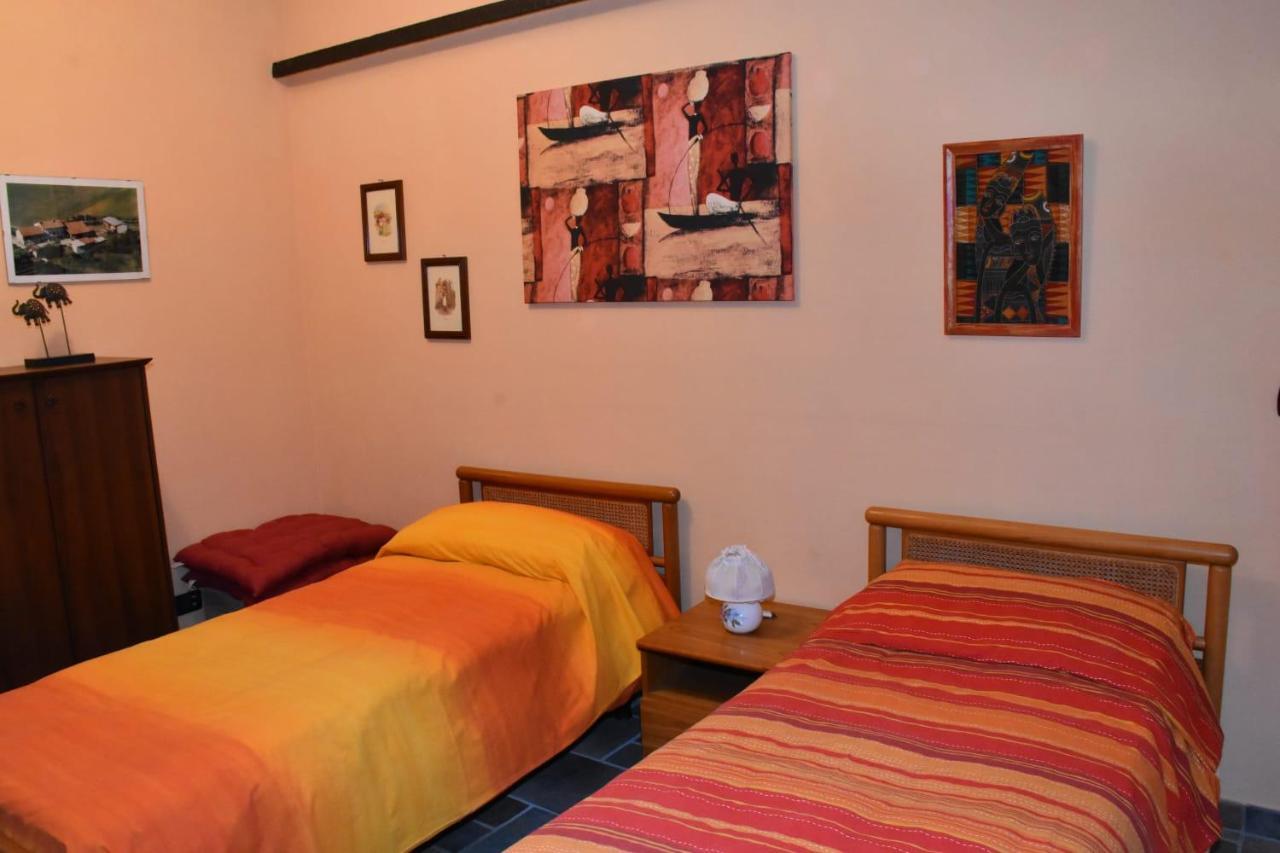 La Casa Di Enzo Bed & Breakfast Lequio Tanaro Dış mekan fotoğraf