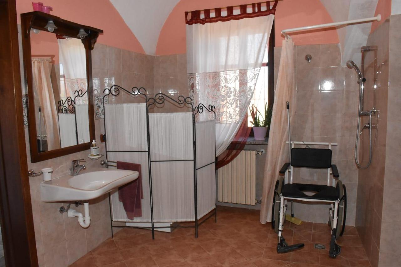 La Casa Di Enzo Bed & Breakfast Lequio Tanaro Dış mekan fotoğraf